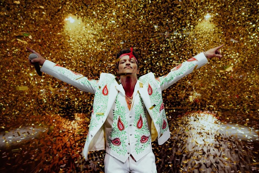 Bruno Mars: Η συναυλία του έγινε σκηνικό για μια πρόταση γάμου που έκλεψε την παράσταση