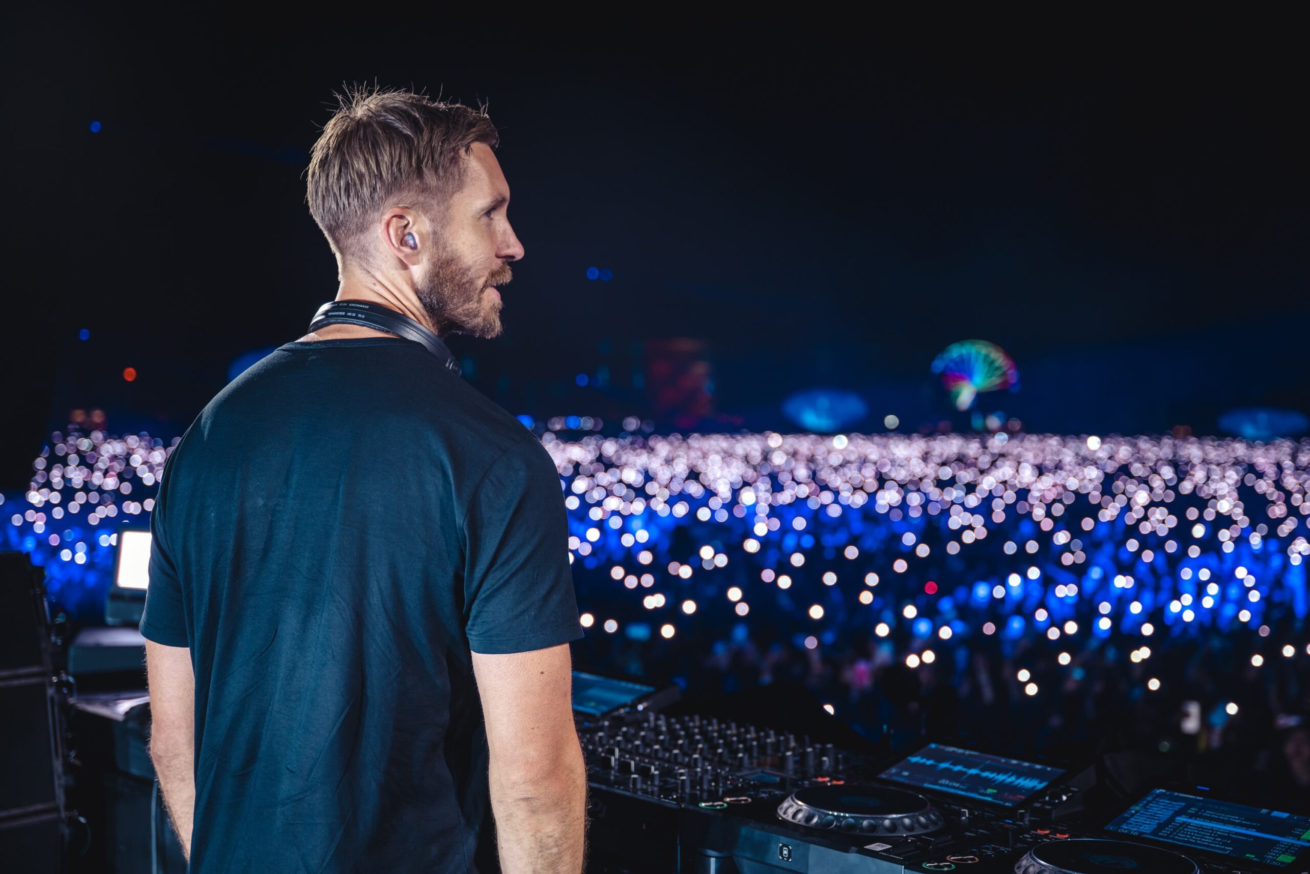 Ο Calvin Harris ανακοίνωσε την πρώτη headlining περιοδεία της καριέρας του στη Βόρεια Αμερική