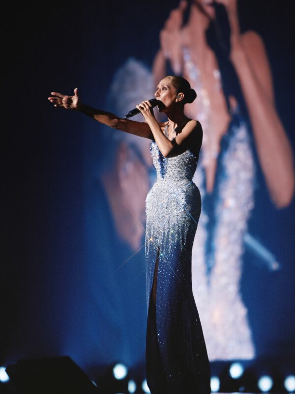https://www.instagram.com/celinedion/