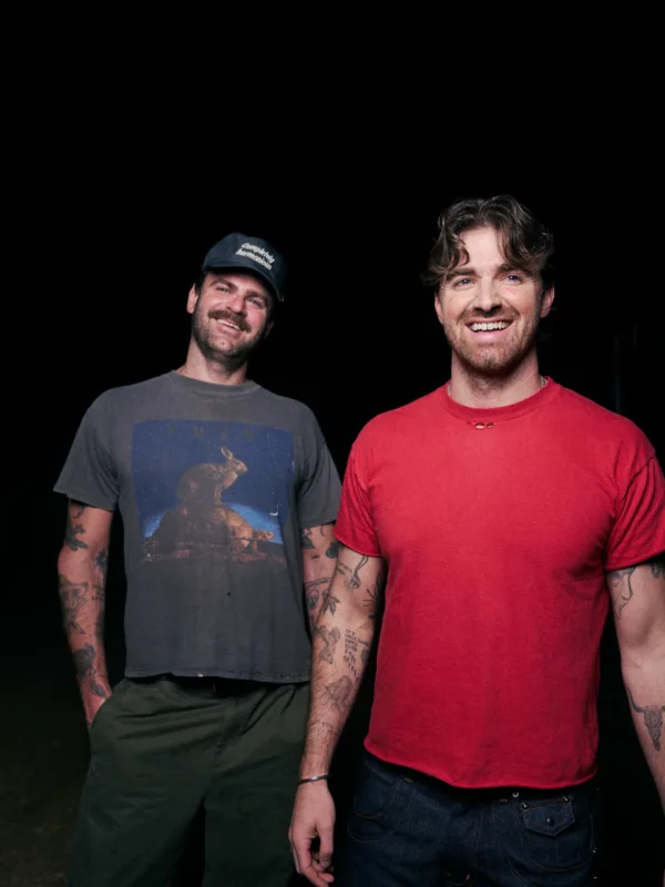 https://www.instagram.com/thechainsmokers/