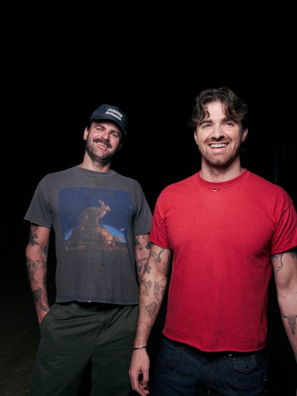 https://www.instagram.com/thechainsmokers/