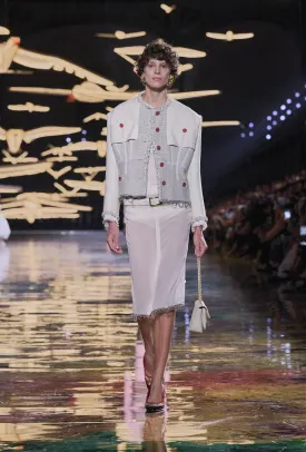 https://www.instagram.com/chanelofficial/