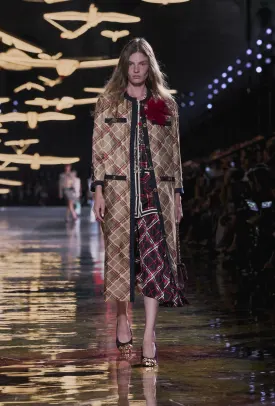 https://www.instagram.com/chanelofficial/