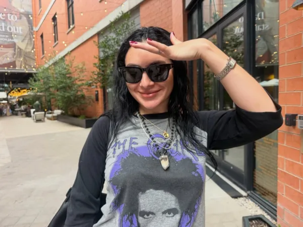 https://www.instagram.com/charli_xcx/