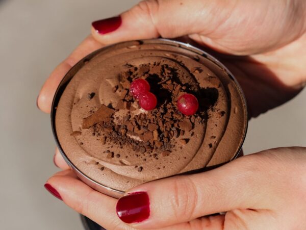 Απόλαυση χωρίς καμία ενοχή – Η κρεμώδης mousse σοκολάτας με το υγιεινό μυστικό συστατικό!