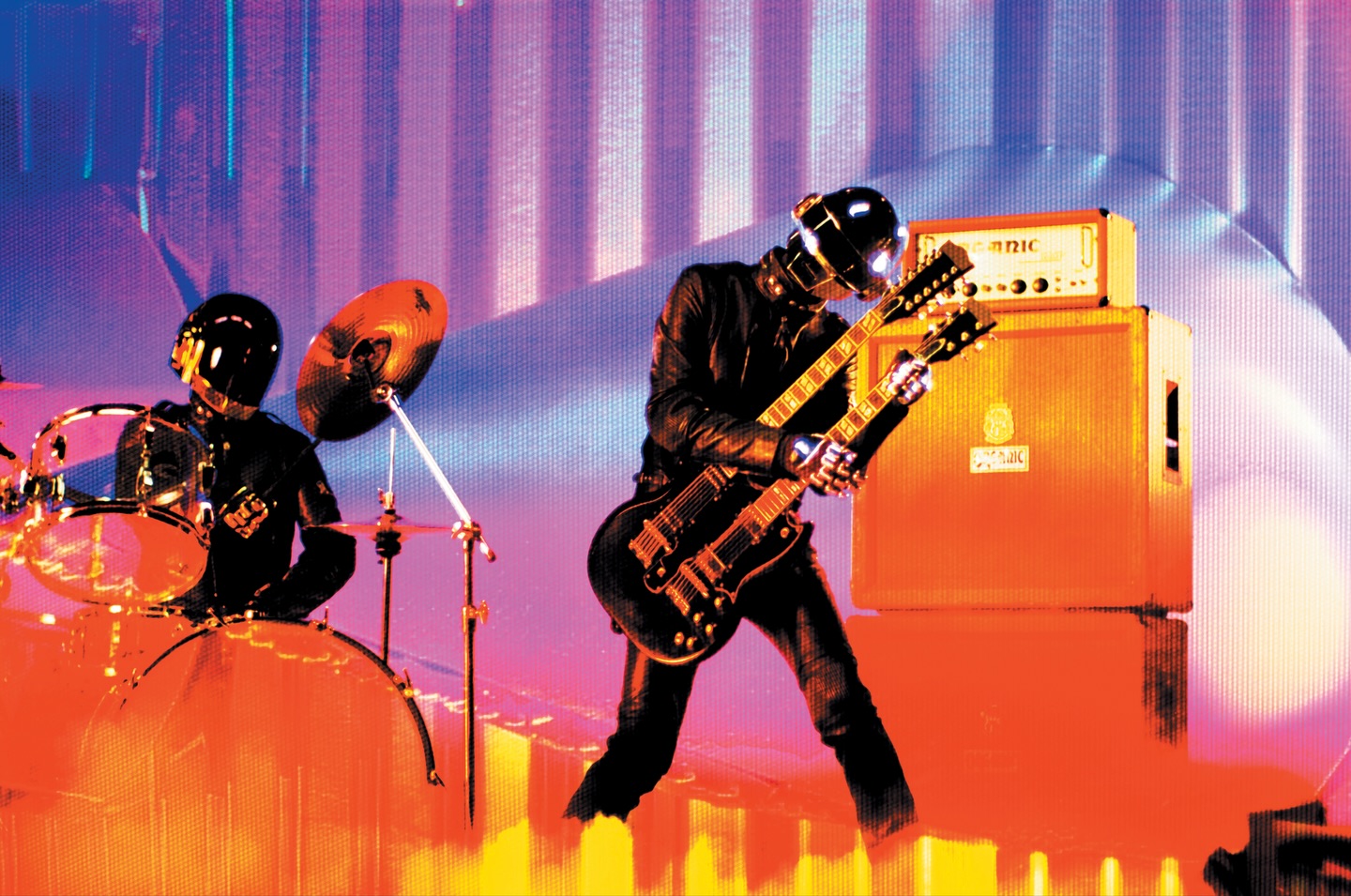 Daft Punk x LEGO: Μια συνεργασία που φέρνει το εμβληματικό «Pyramid Stage» στο σπίτι μας