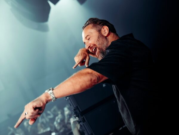 David Guetta: Έσπασε τα κοντέρ για 6η φορά – Ξανά ο Νο1 DJ στον κόσμο