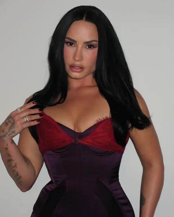 https://www.instagram.com/ddlovato/