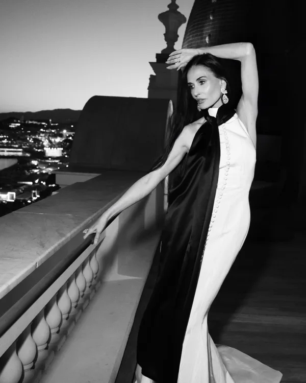 https://www.instagram.com/demimoore/