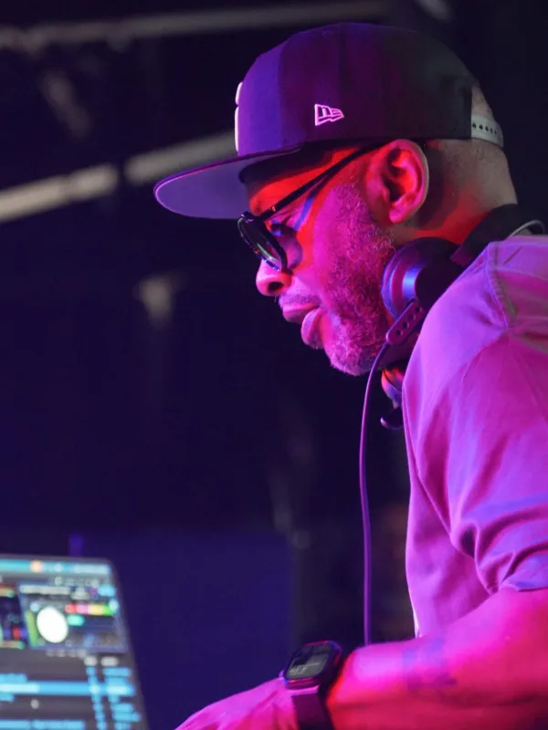 https://www.instagram.com/djjazzyjeff/