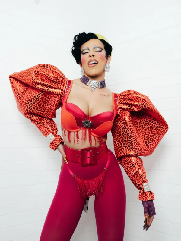 https://www.instagram.com/dojacat/