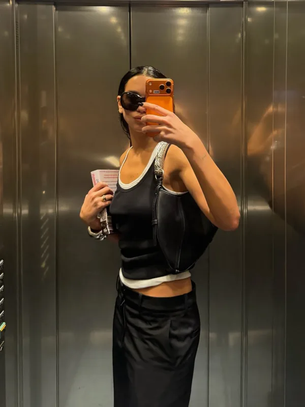 https://www.instagram.com/dualipa/