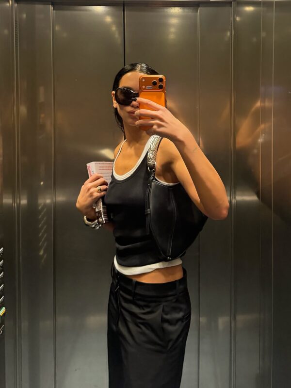 https://www.instagram.com/dualipa/
