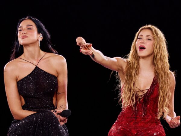Dua Lipa και Shakira ένωσαν τις φωνές τους – Η «Antología» έγινε ξανά το απόλυτο highlight
