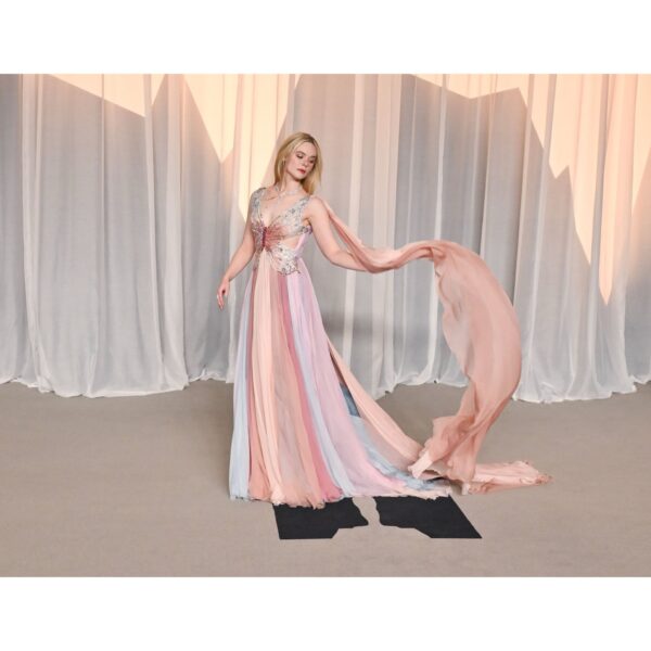 https://www.instagram.com/ellefanning/