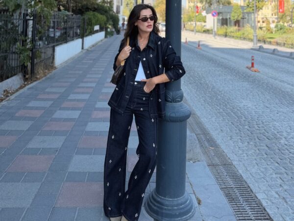 Shopping edit: Tα embellished jeans που θα φορέσεις ξανά και ξανά