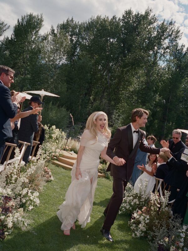 https://www.instagram.com/emmaroberts/
