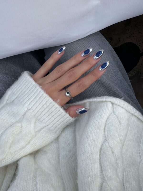 https://www.instagram.com/roar.nailsbeautybar/