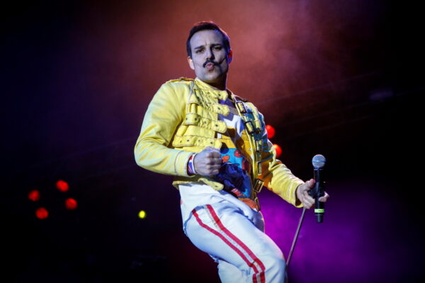 Το τετράδιο του Freddie Mercury που όλοι ήθελαν – Πόσο πουλήθηκαν οι χειρόγραφες σημειώσεις του