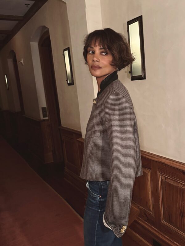 https://www.instagram.com/halleberry/