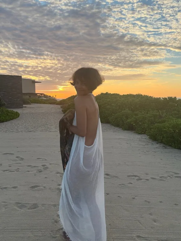 https://www.instagram.com/halleberry/