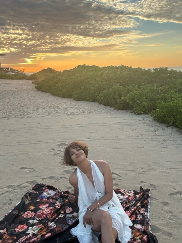 https://www.instagram.com/halleberry/