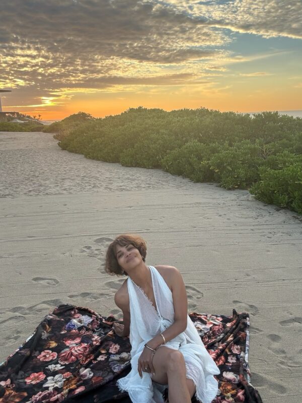 https://www.instagram.com/halleberry/