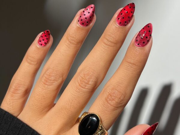 10 Halloween nail art trends που θα σε βάλουν αμέσως στο πιο spooky mood