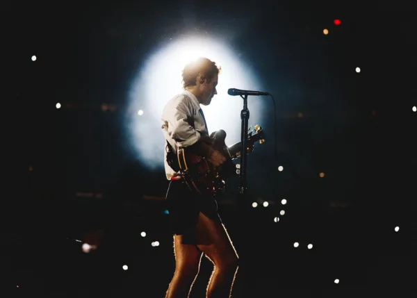 https://www.instagram.com/harrystyles/