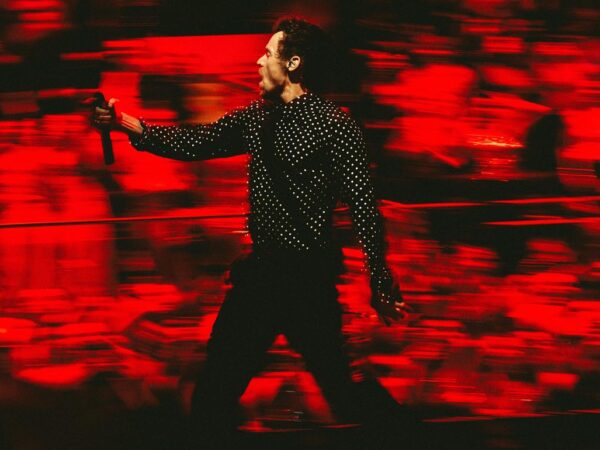 Harry Styles: Πώς μια «εξωστρεφής» σύντροφος άλλαξε τη ζωή του