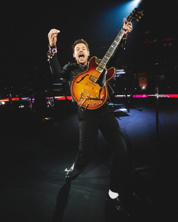 https://www.instagram.com/harrystyles/