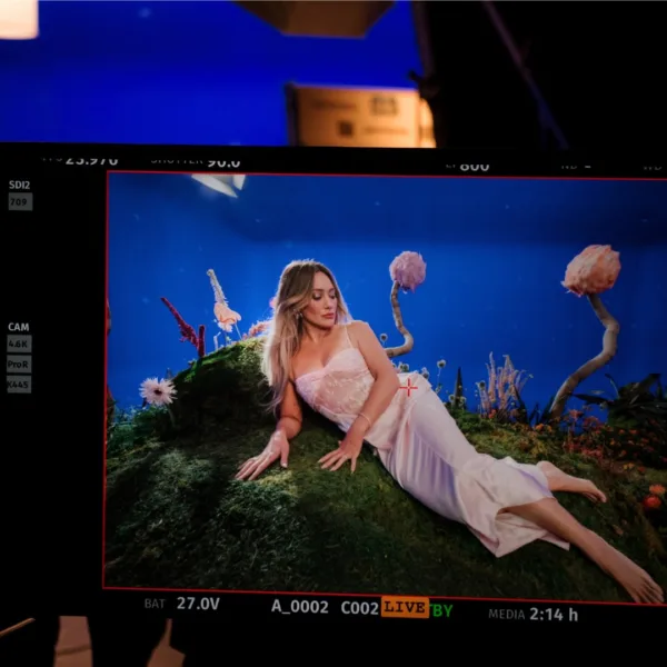https://www.instagram.com/hilaryduff/