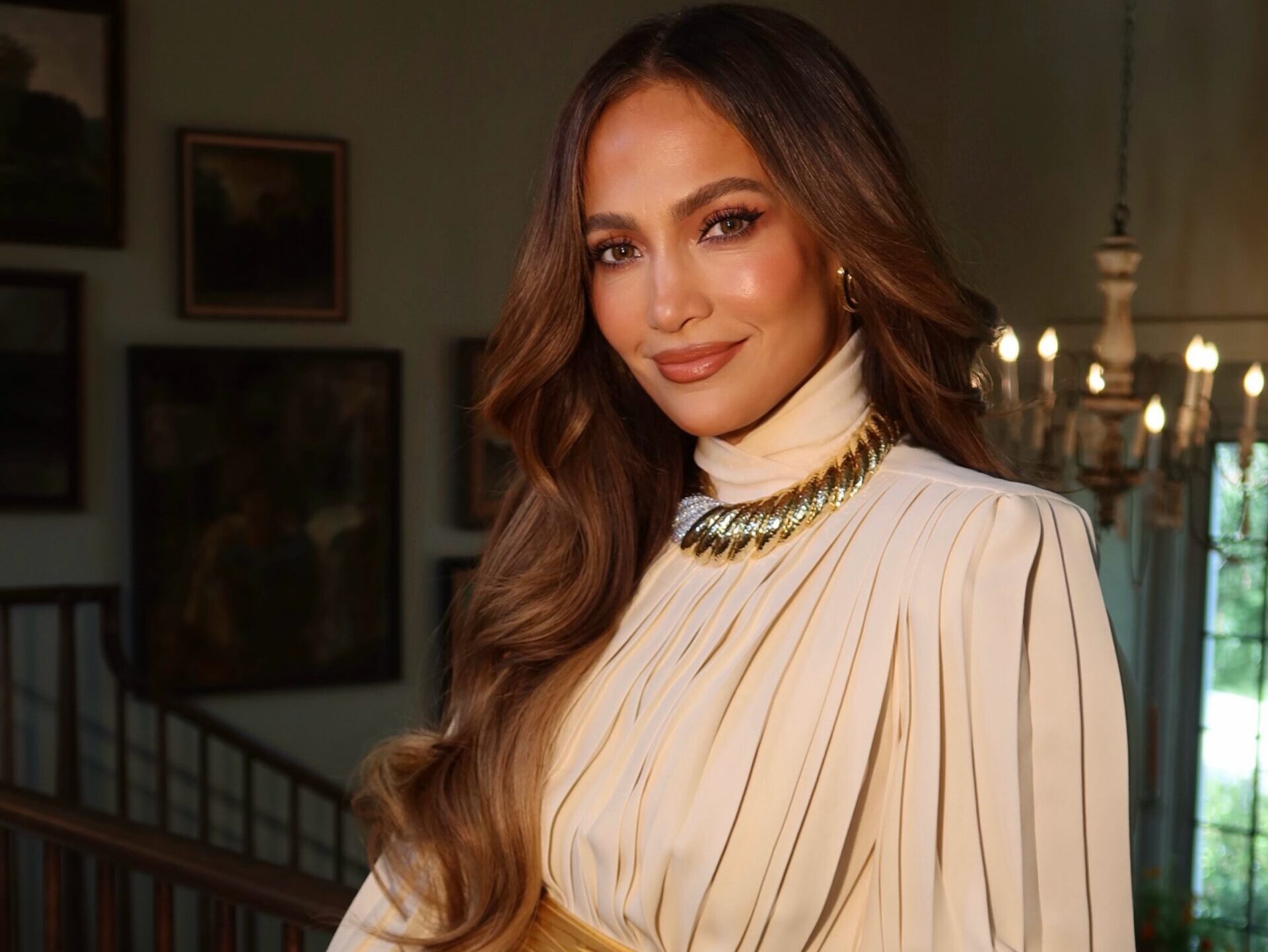 «The Last Mrs. Parrish»: Γιατί η Jennifer Lopez φέρεται να διαφωνεί με τον σκηνοθέτη της ταινίας
