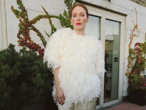 Julianne Moore: Ο γιος της παντρεύτηκε και εκείνη δεν έκρυψε τη συγκίνησή της