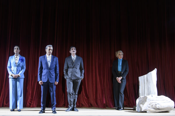 karyatida theatro (2)