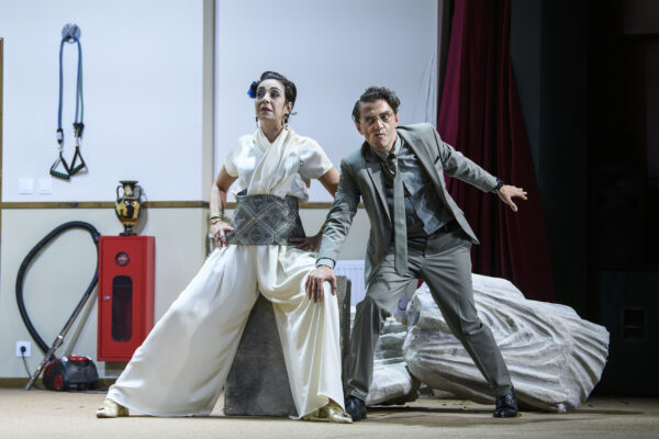 karyatida theatro (3)