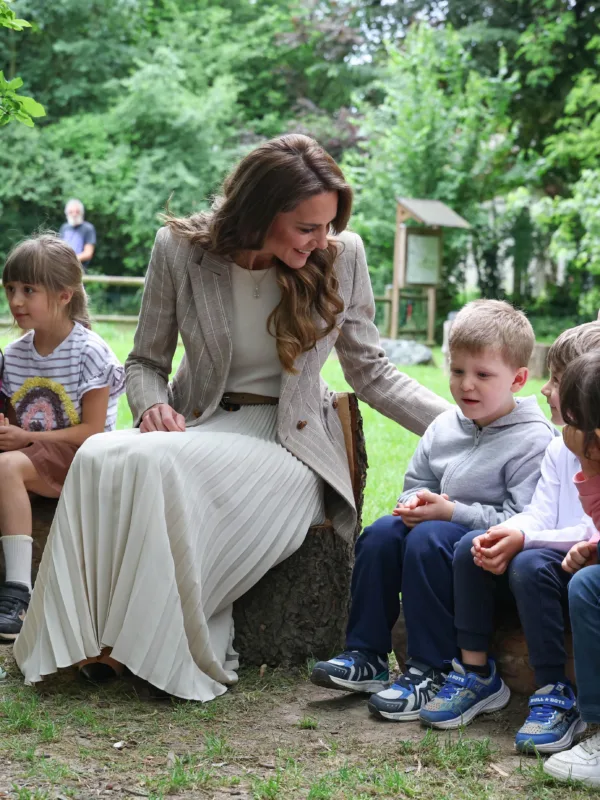https://www.instagram.com/princeandprincessofwales/?hl=el