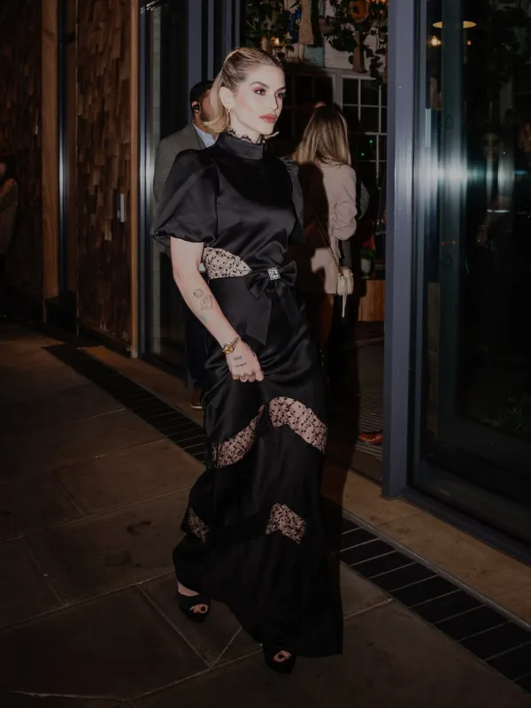 https://www.instagram.com/kellyosbourne/