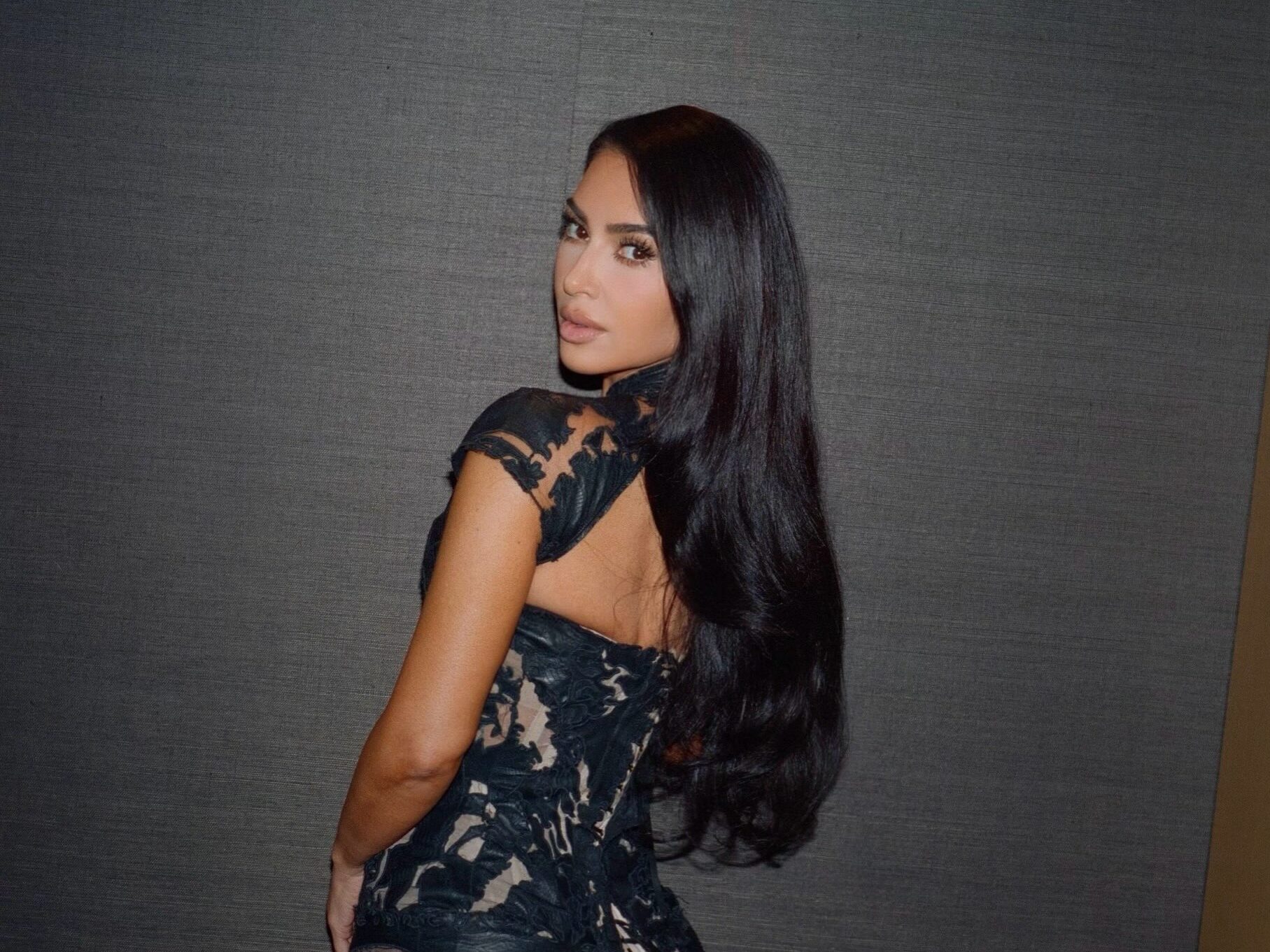 Kim Kardashian: Γιατί απομονώνει τα παιδιά της από τις ειδήσεις που αφορούν τον Kanye West
