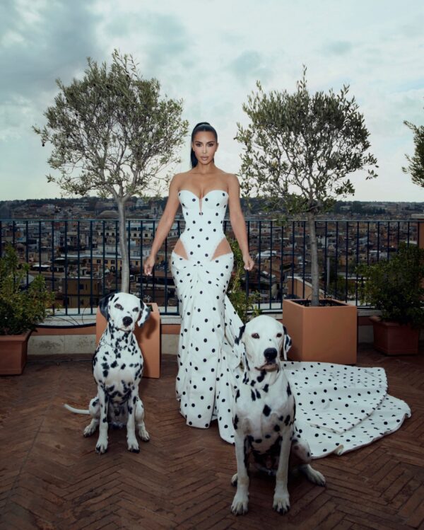 https://www.instagram.com/kimkardashian/