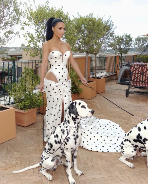 https://www.instagram.com/kimkardashian/