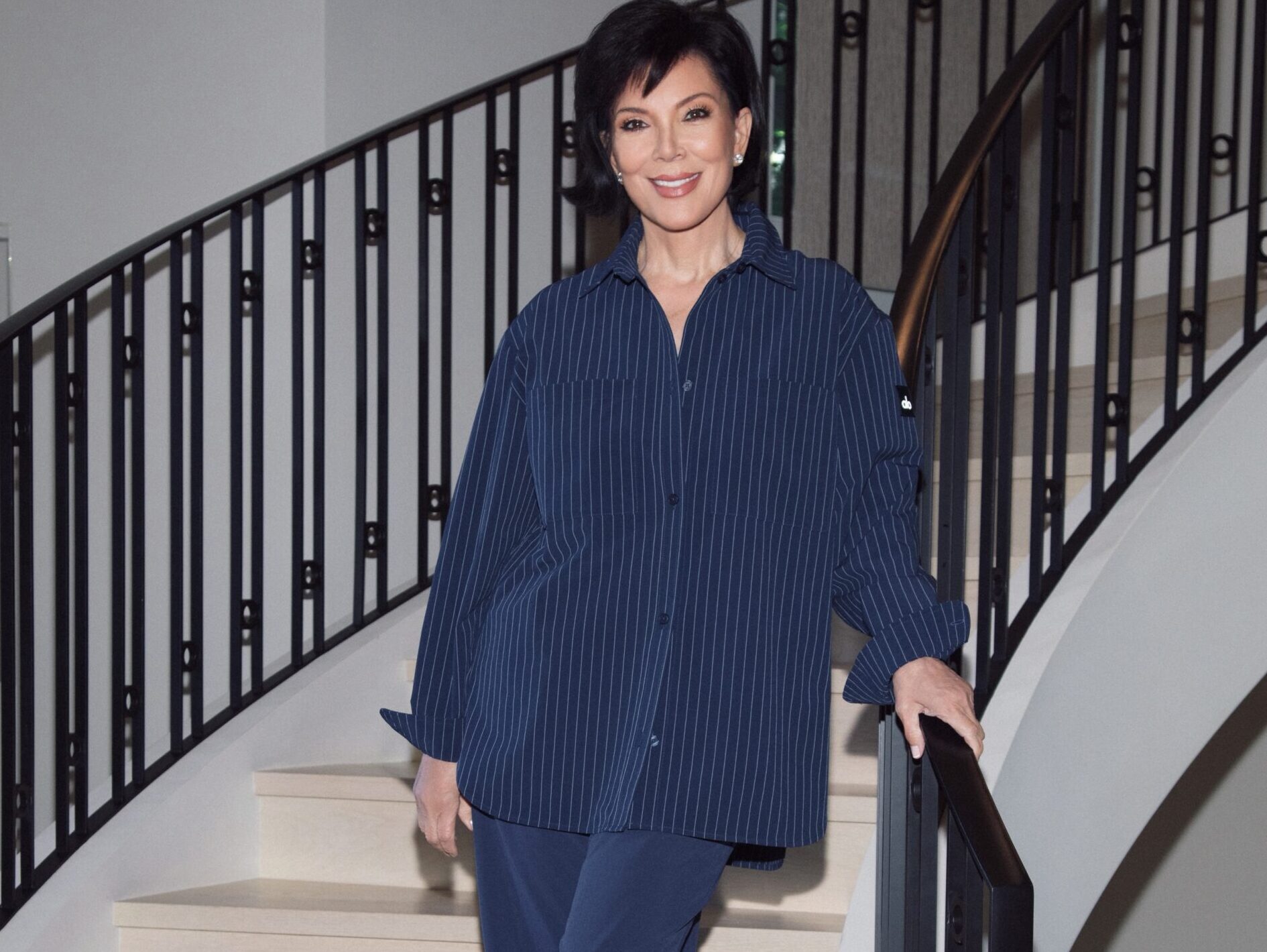 Η Kris Jenner γίνεται το πρόσωπο της εορταστικής καμπάνιας του οίκου Ferragamo