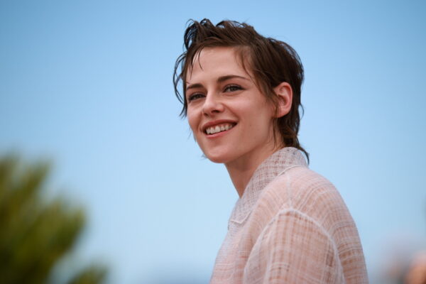 «Spiritual World»: Η Kristen Stewart επιστρέφει στο μεταφυσικό σύμπαν του Olivier Assayas