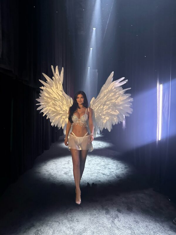 https://www.instagram.com/kyliejenner/