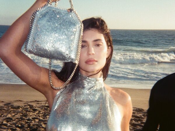 H Kylie Jenner πρωταγωνιστεί στη νέα καμπάνια της Stella McCartney