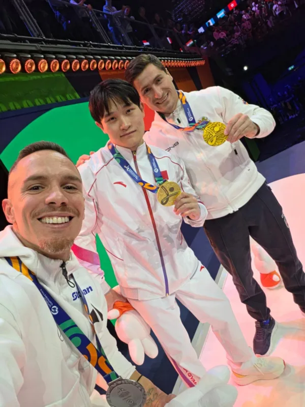 https://www.instagram.com/eleftherios_petrounias/