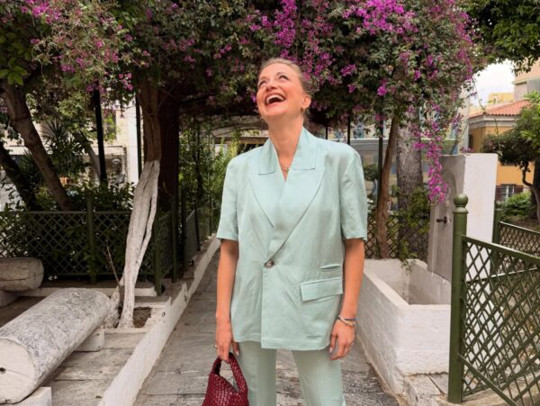 «Διαγνώστηκα με καρκίνο στο στήθος»: Η Λένα Δροσάκη μιλά για τη δύσκολη περίοδο μετά την εγκυμοσύνη