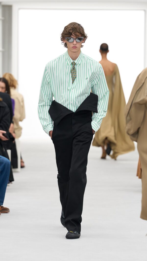 https://www.instagram.com/loewe/