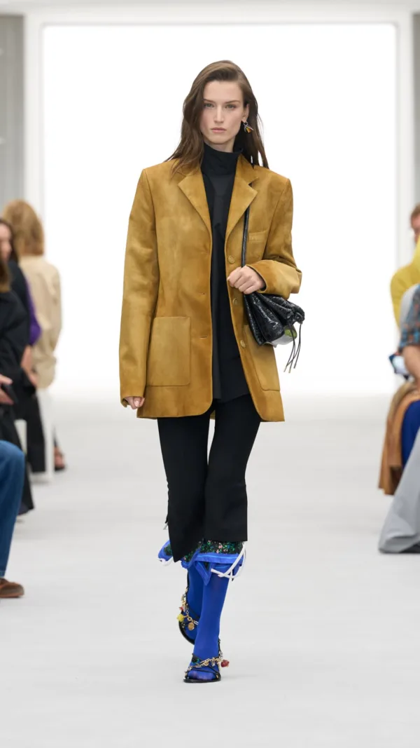 https://www.instagram.com/loewe/