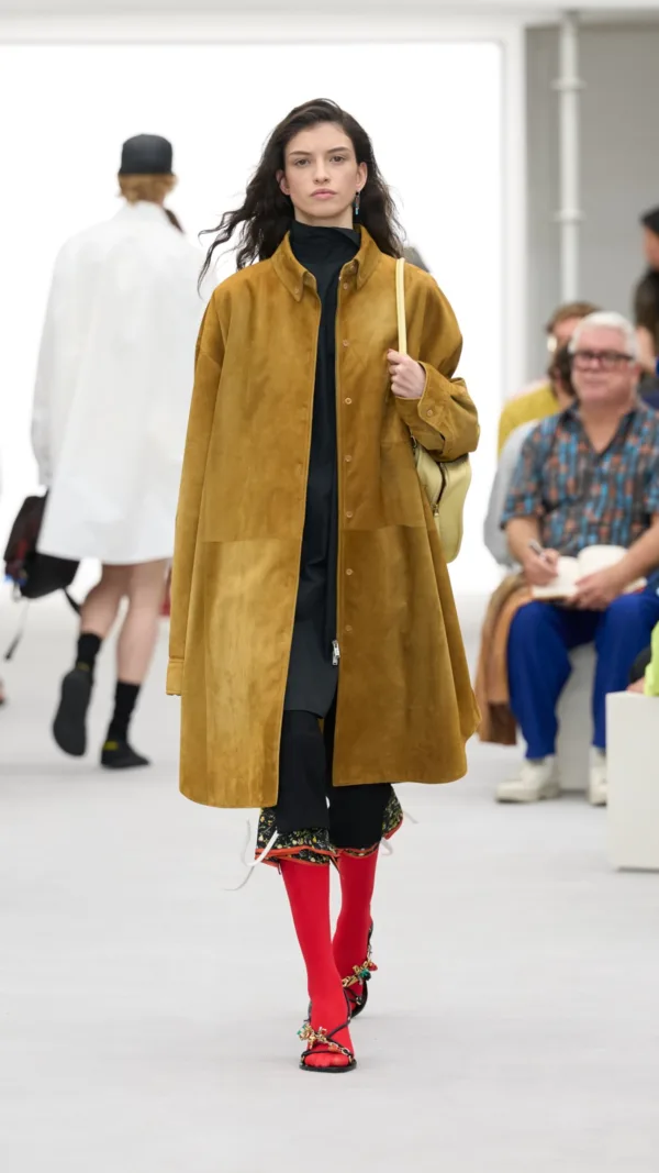 https://www.instagram.com/loewe/